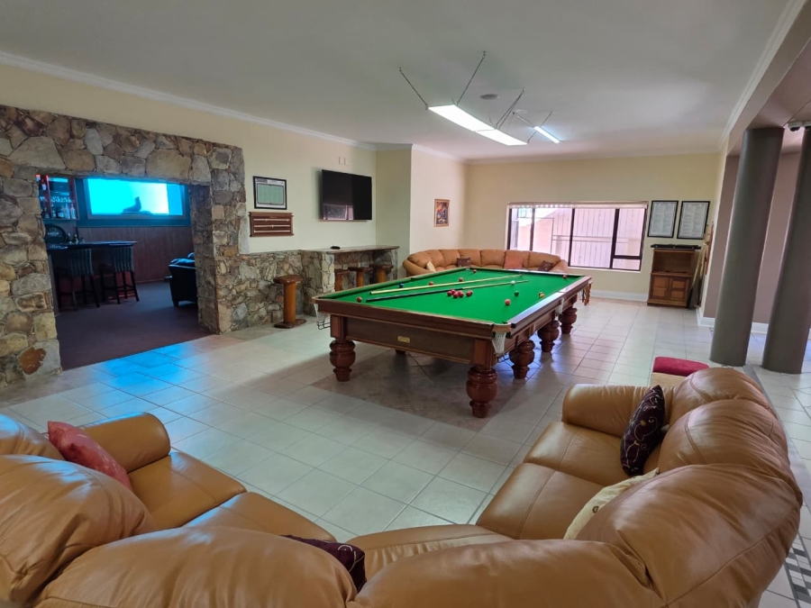 6 Bedroom Property for Sale in Myoli Beach Western Cape